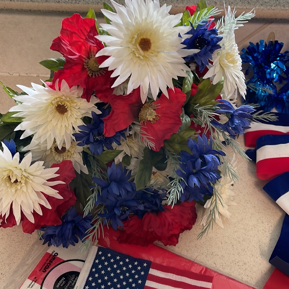 Patriotic Bundle 4th of July, Memorial Day etc.. - Picture 2 of 9